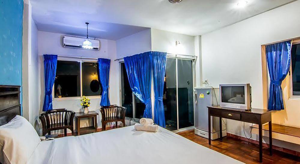 Sutus Court 4 Hotel Pattaya Exterior photo